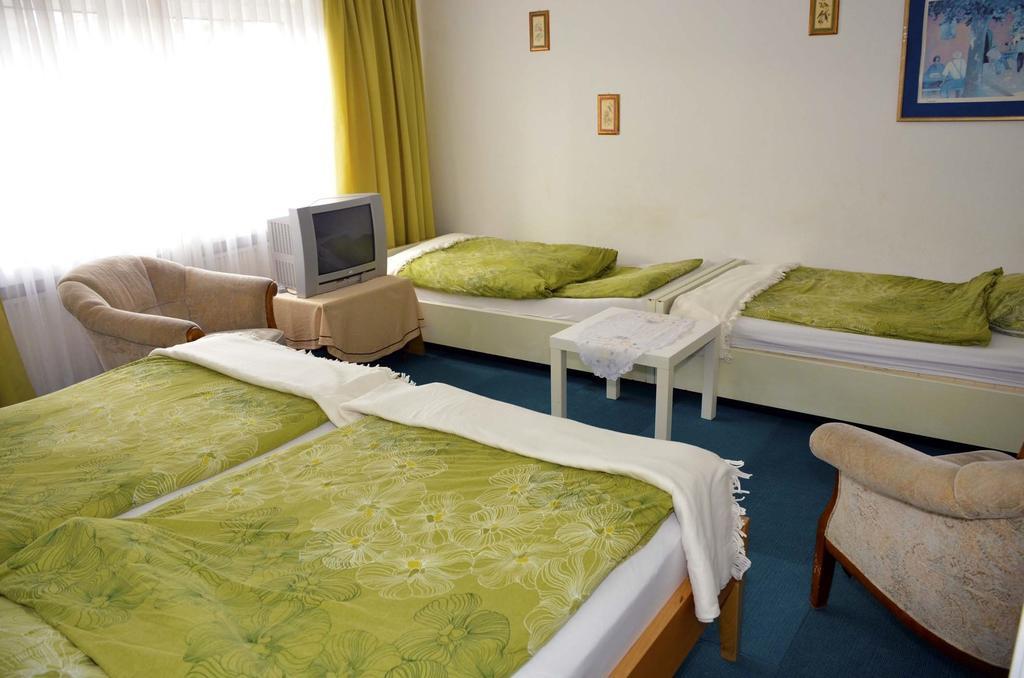 Hotel Ziegenhagen Кьолн Стая снимка